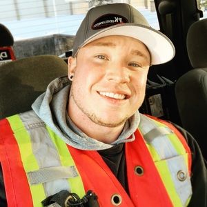 Meet your Posher, Avery